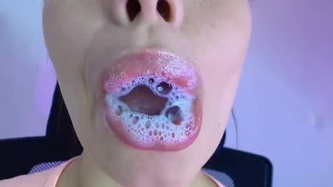 Snapshot of lisbet_21x chatting on November 2025 05:01:01 PM Lisbet online show from November 2025 05:01:01 PM