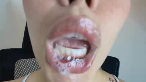 Snapshot of lisbet_21x chatting on November 2025 07:16:02 PM Lisbet online show from November 2025 07:16:02 PM