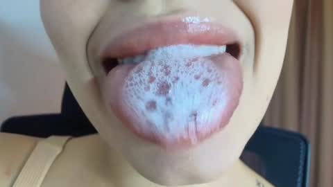 Lisbet online show from April 2026 09:30:02 PM