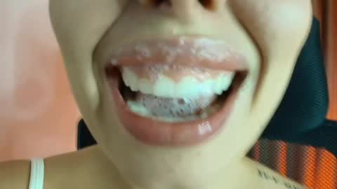 Lisbet online show from April 2026 10:23:02 PM