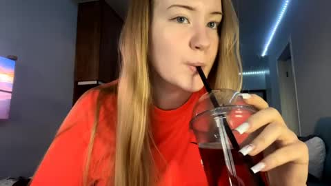 Snapshot of lisi_kiss_ chatting on May 2026 05:53:01 PM Aurora online show from May 2026 05:53:01 PM