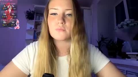 Snapshot of lisi_kiss_ chatting on June 2026 07:16:01 PM Aurora online show from June 2026 07:16:01 PM