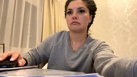 Lissa online show from November 2025 05:15:02 PM