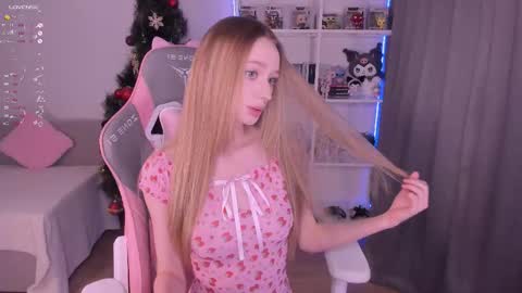 Snapshot of lissa__fox chatting on December 2025 12:32:01 PM lissa online show from December 2025 12:32:01 PM