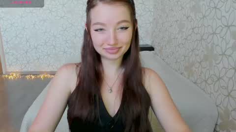 Snapshot of lissa_cristal_ chatting on June 2026 10:19:02 AM lissa_cristal_ online show from June 2026 10:19:02 AM