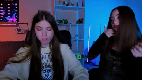 lissa_night online show from October 2025 07:47:02 PM