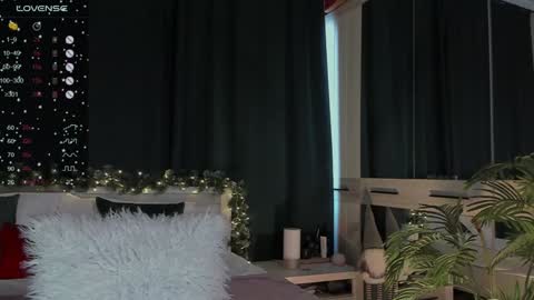 Snapshot of lissa_rose chatting on December 2024 09:55:02 AM lissa_rose online show from December 2024 09:55:02 AM