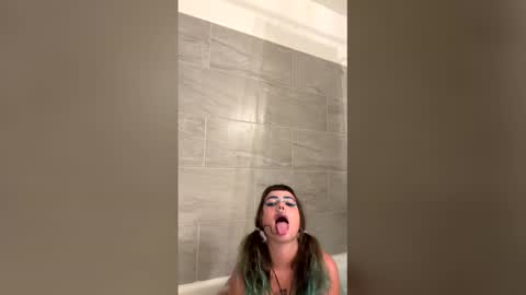 lissylou123 online show from April 2026 06:41:01 PM