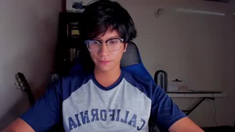 Snapshot of literateboy chatting on June 2026 01:33:01 AM Literateboy online show from June 2026 01:33:01 AM