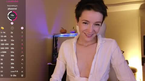 Alisa online show from October 2025 08:17:01 PM