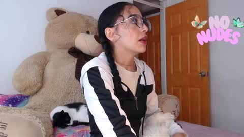 Snapshot of little_angelito2 chatting on February 2026 09:57:02 PM TU ANGELITO online show from February 2026 09:57:02 PM