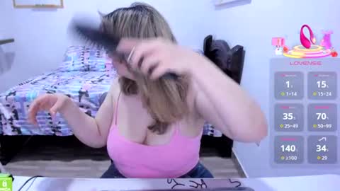 Snapshot of little_angely chatting on June 2026 11:38:02 PM Angely online show from June 2026 11:38:02 PM