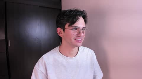 Daniel online show from November 2025 03:41:01 AM