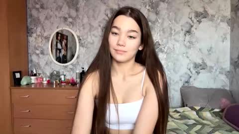 Snapshot of little_ieity chatting on November 2025 05:18:02 AM Viiola online show from November 2025 05:18:02 AM