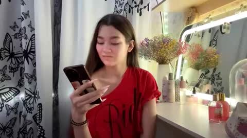 Snapshot of little_ieity chatting on December 2025 09:36:01 AM Viiola online show from December 2025 09:36:01 AM