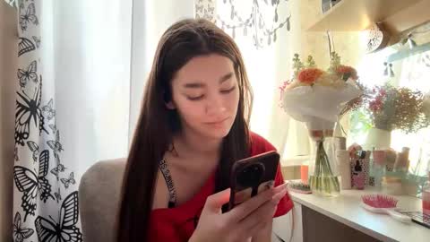 Snapshot of little_ieity chatting on December 2025 12:53:01 AM Viiola online show from December 2025 12:53:01 AM