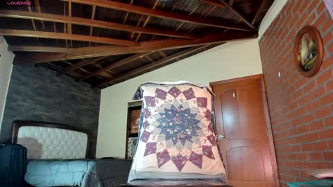 Izzi online show from December 2025 05:43:02 PM