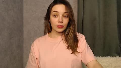 Snapshot of little_mia__ chatting on December 2024 08:32:01 PM Mia Im online every day 1530 PM in New York 2030 PM in London online show from December 2024 08:32:01 PM