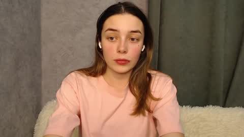 Snapshot of little_mia__ chatting on December 2024 08:37:02 PM Mia Im online every day 1530 PM in New York 2030 PM in London online show from December 2024 08:37:02 PM