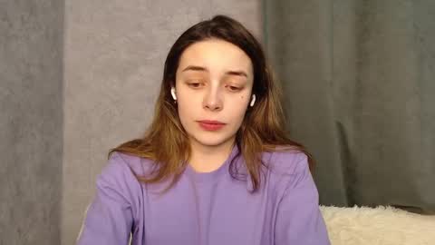 Snapshot of little_mia__ chatting on December 2024 09:26:02 PM Mia Im online every day 1530 PM in New York 2030 PM in London online show from December 2024 09:26:02 PM