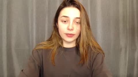 Snapshot of little_mia__ chatting on January 2025 07:35:02 PM Mia Im online every day 1530 PM in New York 2030 PM in London online show from January 2025 07:35:02 PM