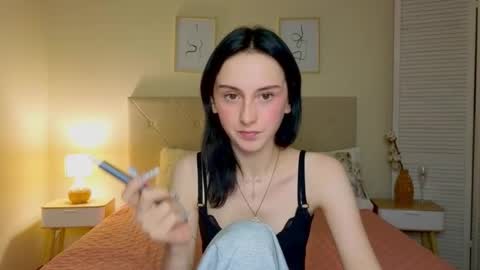 little_mollee online show from October 2025 04:15:02 PM