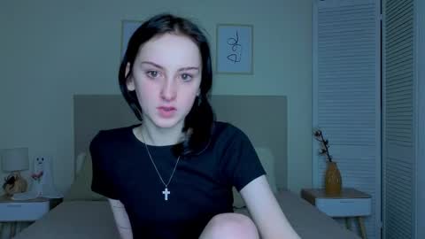 little_mollee online show from December 2025 04:39:02 AM