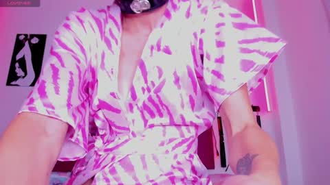 Little Nauughty2 online show from December 2024 05:37:02 PM