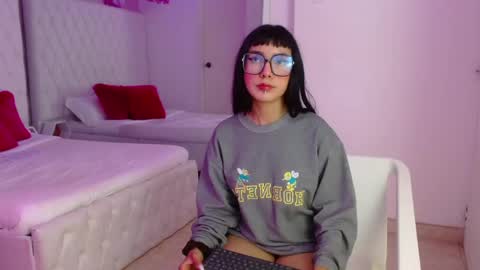 Paulette online show from April 2026 03:43:02 AM