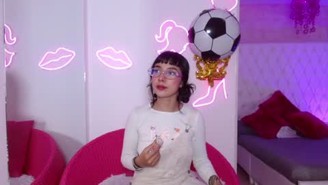 Snapshot of little_paulette chatting on July 2026 04:36:01 AM Paulette online show from July 2026 04:36:01 AM