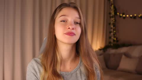 Kiki online show from October 2025 03:54:01 PM