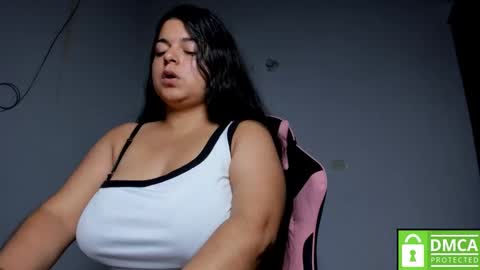 Snapshot of little_shaara chatting on November 2025 08:36:02 AM Shaara online show from November 2025 08:36:02 AM