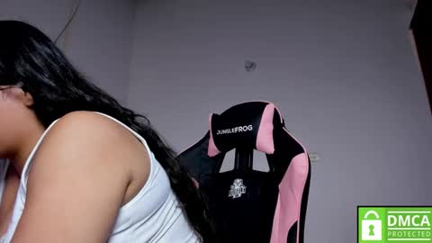 Snapshot of little_shaara chatting on November 2025 08:51:01 PM Shaara online show from November 2025 08:51:01 PM