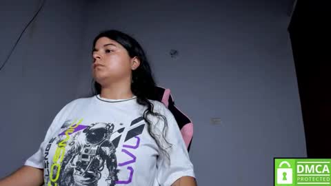 Snapshot of little_shaara chatting on November 2025 10:12:01 PM Shaara online show from November 2025 10:12:01 PM