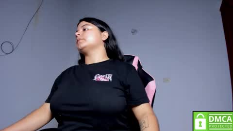 Snapshot of little_shaara chatting on November 2025 10:23:01 PM Shaara online show from November 2025 10:23:01 PM