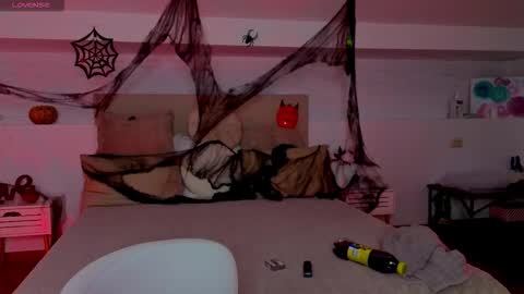 Snapshot of little_siin chatting on November 2025 07:43:02 AM little_siin online show from November 2025 07:43:02 AM