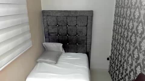 Snapshot of little_sugar18 chatting on November 2025 12:38:01 PM Luisa online show from November 2025 12:38:01 PM