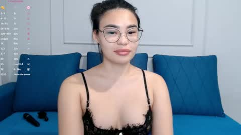 Snapshot of little_v1rgin_angel chatting on June 2026 10:43:01 AM Kwan online show from June 2026 10:43:01 AM
