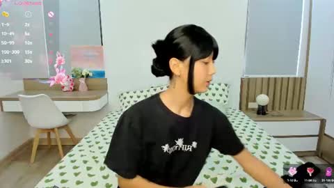 Snapshot of little_yena chatting on July 2026 04:39:02 AM Yena and Gabby online show from July 2026 04:39:02 AM
