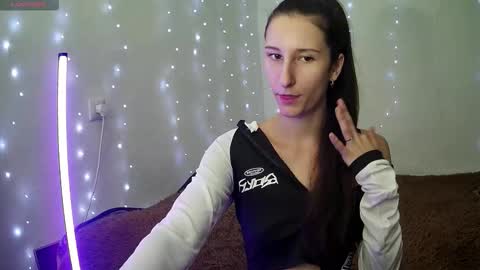LittleAhWitch online show from September 2025 08:58:02 AM