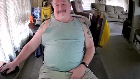 Littled83057 online show from April 2026 06:22:01 PM