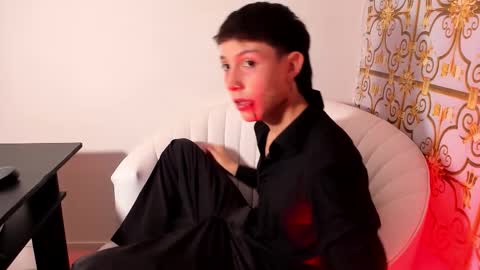 Snapshot of littledanny_ chatting on October 2025 05:14:01 PM DANNY online show from October 2025 05:14:01 PM