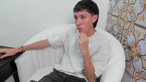 Snapshot of littledanny_ chatting on November 2025 05:12:01 PM DANNY online show from November 2025 05:12:01 PM