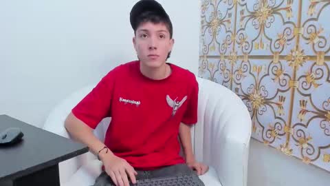 Snapshot of littledanny_ chatting on November 2025 03:39:01 PM DANNY online show from November 2025 03:39:01 PM