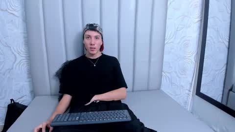 Snapshot of littledanny_ chatting on December 2025 06:02:01 PM DANNY online show from December 2025 06:02:01 PM