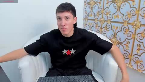 Snapshot of littledanny_ chatting on December 2025 07:20:02 PM DANNY online show from December 2025 07:20:02 PM