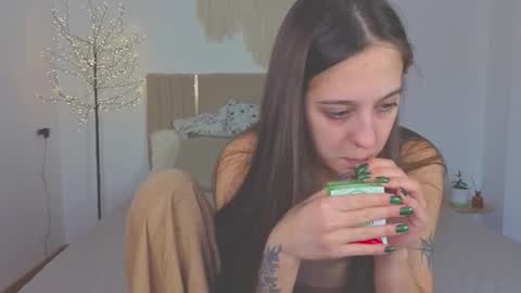 Lana online show from December 2025 08:12:02 AM