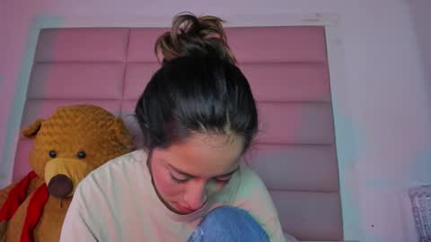 littlee_emma_ online show from December 2025 05:49:01 AM