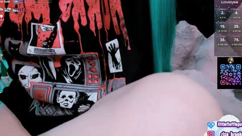 Snapshot of littleflufflepuff chatting on December 2024 01:13:02 AM Riza Riri Puff online show from December 2024 01:13:02 AM