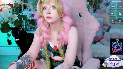 Snapshot of littleflufflepuff chatting on December 2024 02:22:02 AM Riza Riri Puff online show from December 2024 02:22:02 AM